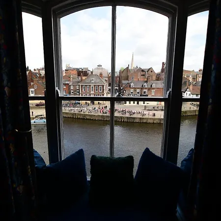 Loveyork Penthouse Riverside With Free Parking アパート