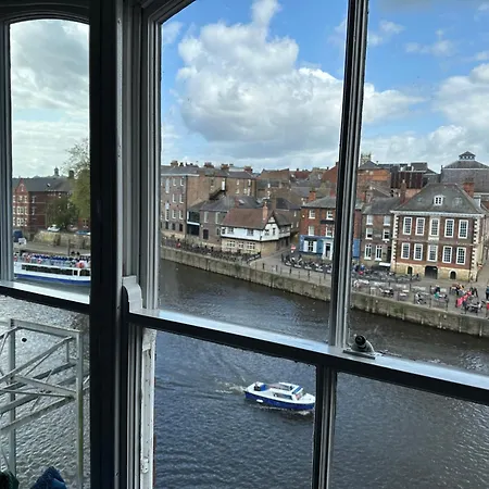 Loveyork Penthouse Riverside With Free Parking ヨーク