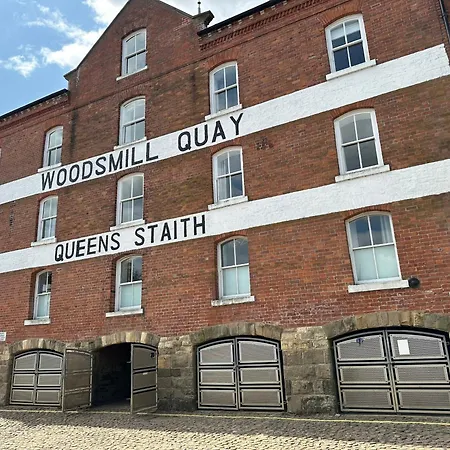 Loveyork Penthouse Riverside With Free Parking 아파트