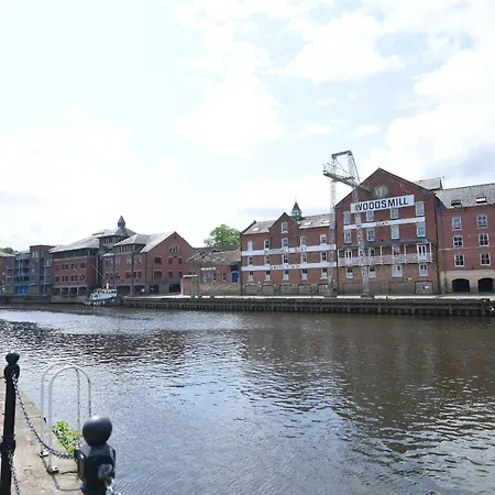 Loveyork Penthouse Riverside With Free Parking 아파트 요크