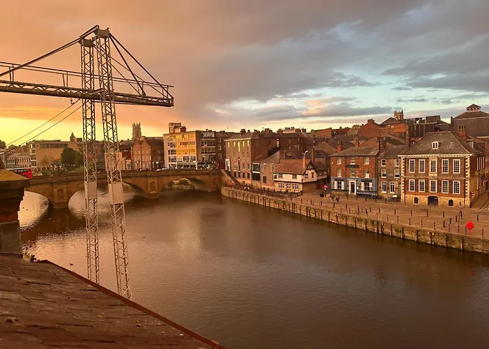 Apartamento Loveyork Penthouse Riverside With Free Parking